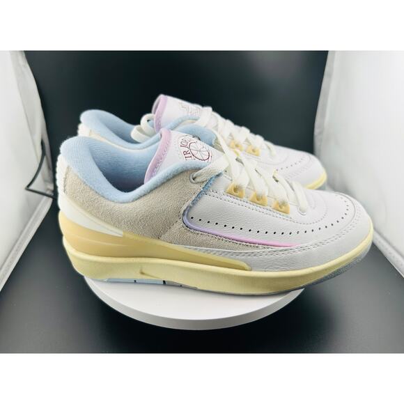 Nike Air Jordan Wmns Air Jordan 2 Low Look, Up in the Air DX4401-146 Sz 5 - Picture 4 of 6